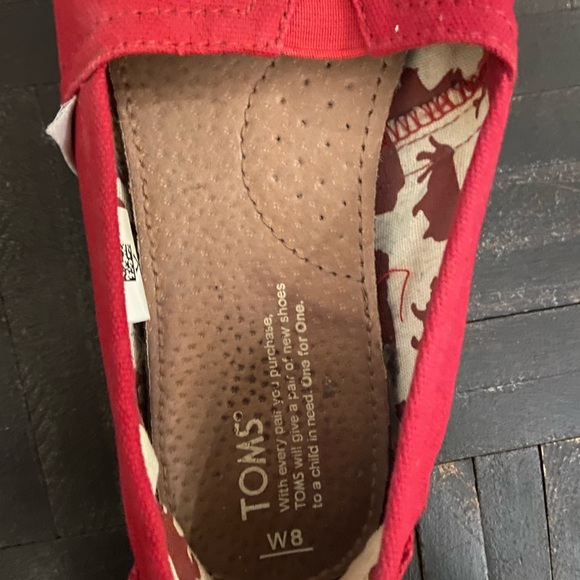 Tom’s Shoes - Picture 3 of 3